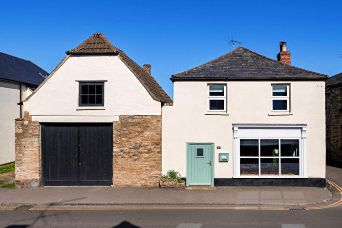 3 Bedroom Detached House For Sale In Cricklade, Wiltshire, SN6