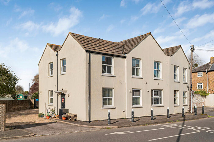 2 Bedroom Apartment For Sale In Albert Road, Old Windsor, Windsor, Berkshire, SL4