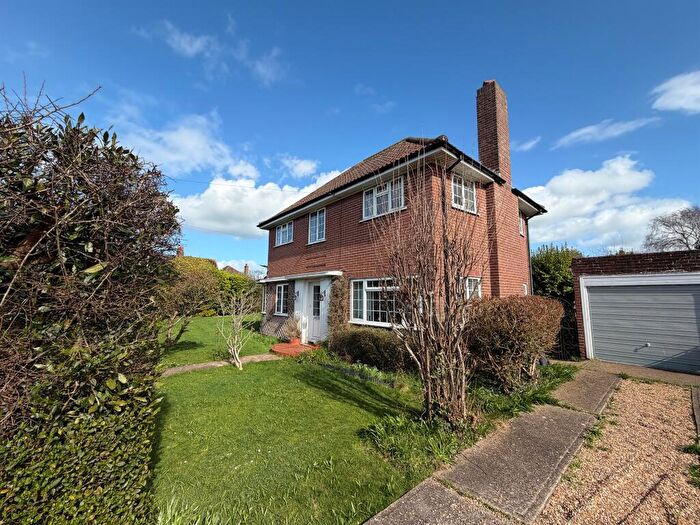 3 Bedroom Detached House For Sale In Ringmer Road, Worthing, BN13