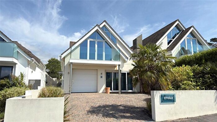 4 Bedroom Detached House For Sale In Partridge Drive, Poole, BH14