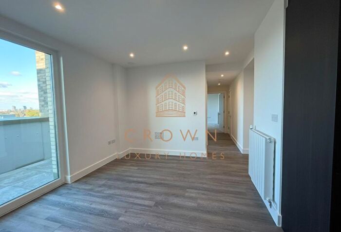 2 Bedroom Flat To Rent In Cairncross House, Kidbrooke Village, SE3