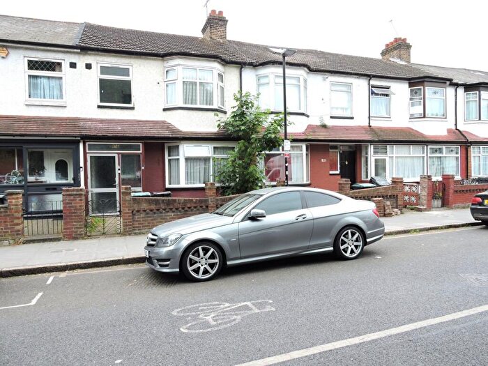 3 Bedroom Terraced House For Sale In Park Lane, Tottenham, London, N17