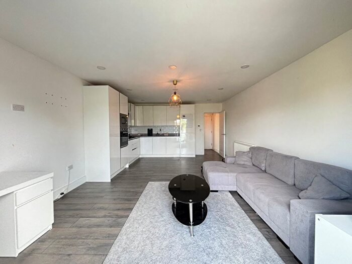 1 Bedroom Flat To Rent In Flat - Llanover Road, Wembley, HA9