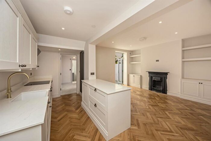 2 Bedroom Flat For Sale In Sackville Road, Hove, BN3