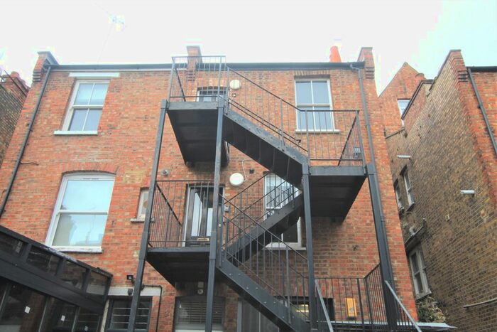 2 Bedroom Flat To Rent In Broadway Parade (), London, N8