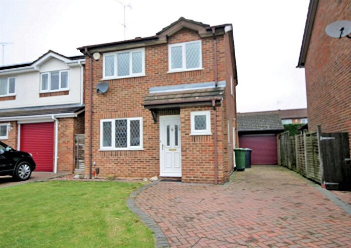 3 Bedroom Detached House To Rent In Albury Close, Luton, LU3