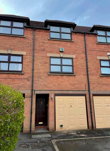 Mews To Rent In Ferndale Court, Coleshill, West Midlands, B46