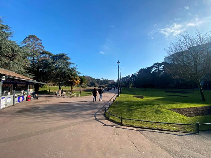 Flat To Rent In Domino Court, Bournemouth, BH1