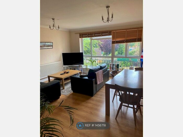 3 Bedroom Flat To Rent In Marsdene, London, SW15
