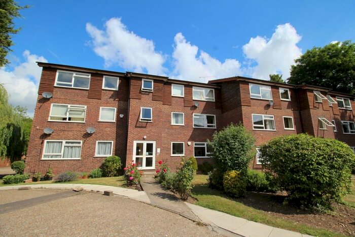 2 Bedroom Flat To Rent In Greenacre Court, Englefield Green, Egham, Surrey, TW20