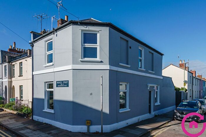 3 Bedroom End Terrace House For Sale In Princes Street, Cheltenham, GL52