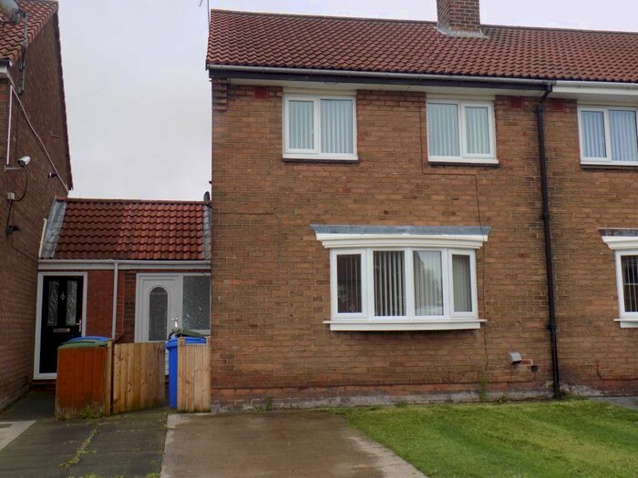 3 Bedroom Town House To Rent In Langley Ave, Blyth, NE24