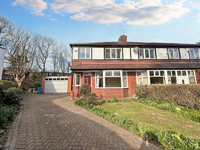 3 Bedroom Semi-Detached House To Rent In Pine Grove, Worsley, M28
