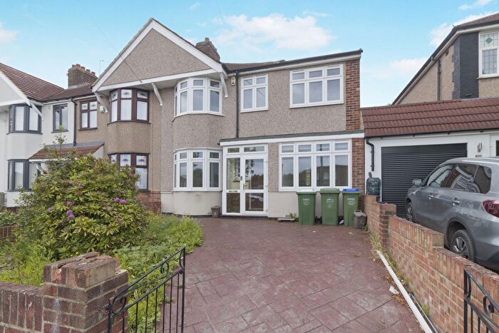 5 Bedroom End Of Terrace House To Rent In The Green, Welling, DA16