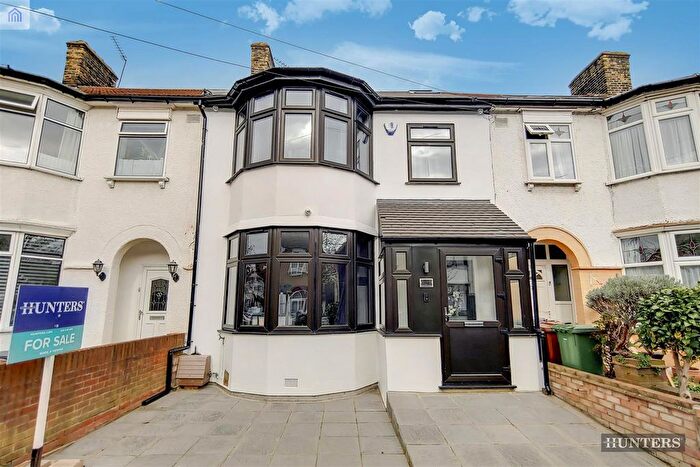 4 Bedroom Terraced House For Sale In Netherfield Gardens, Barking, IG11