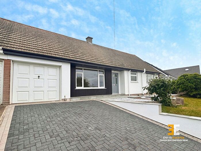 2 Bedroom Bungalow For Sale In Rockfield Drive, Llandudno, LL30