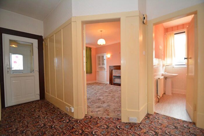 2 Bedroom Semi-Detached Bungalow For Sale In Coldstream Drive, Glasgow, G73