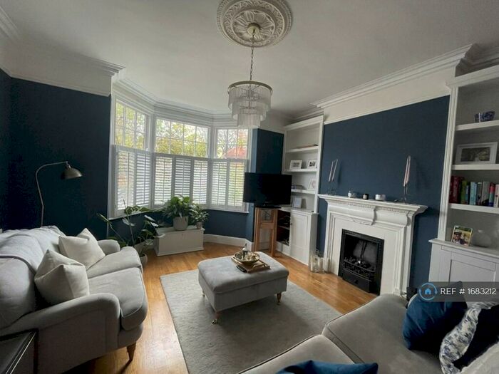 4 Bedroom Semi-Detached House To Rent In Bertie Road, Kenilworth, CV8