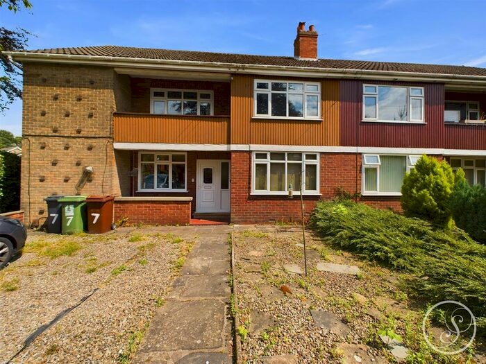 2 Bedroom Flat To Rent In Hollyshaw Lane, Whitkirk, Leeds, LS15