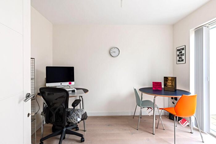 3 Bedroom Terraced House For Sale In Holland Mews, Hove, BN3 - Photo 9