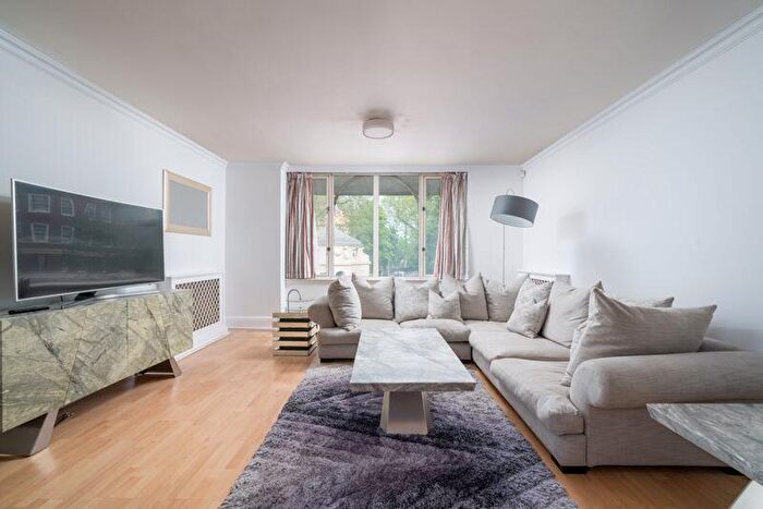 2 Bedroom Flat To Rent In Crown Court, Park Road, London, NW8