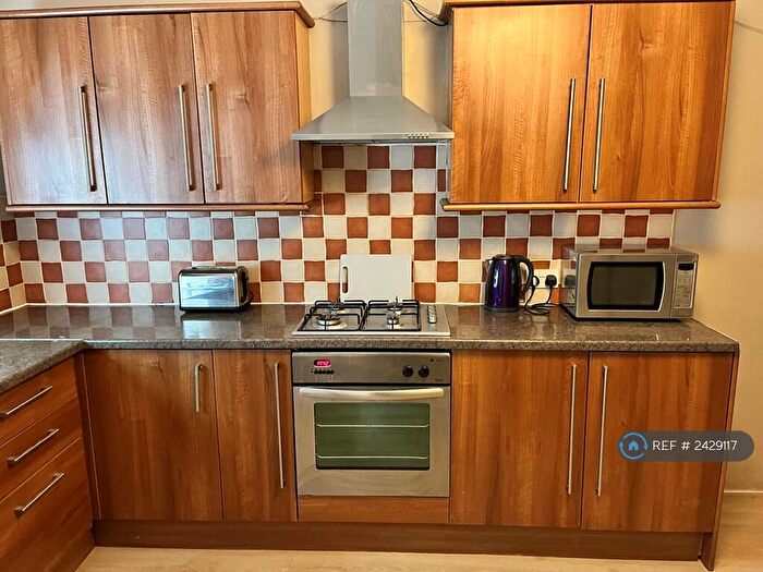 3 Bedroom Flat To Rent In Woodlands Drive, Glasgow, G4
