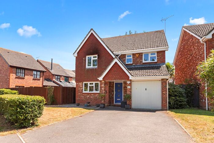 4 Bedroom Detached House For Sale In Larkspur Close, Littlehampton, BN17