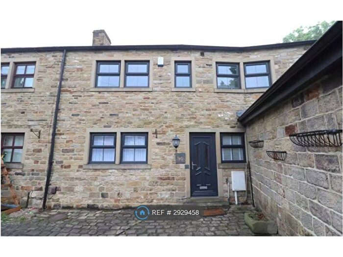 3 Bedroom Semi-Detached House To Rent In Clifton Fold, Pudsey, LS28