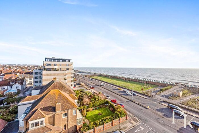 1 Bedroom Apartment For Sale In Berriedale House, Kingsway, BN3