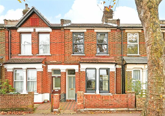 3 Bedroom Terraced House To Rent In Coppermill Lane, Walthamstow, London, E17