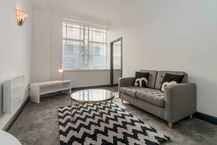 1 Bedroom Apartment To Rent In Burne Jones House, Bennetts Hill, B2