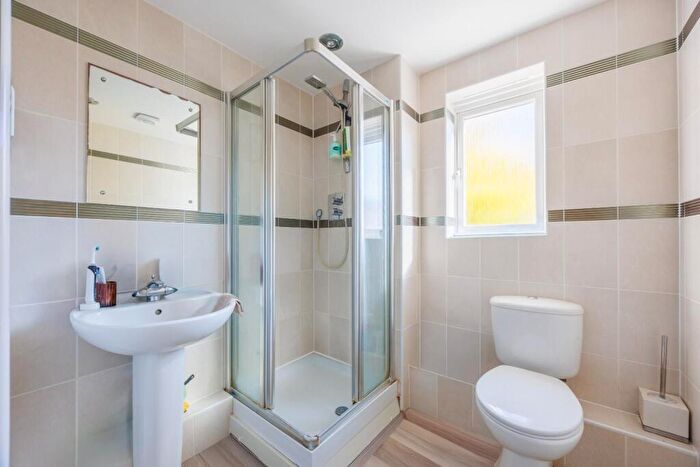 5 Bedroom Detached House For Sale In Lifstan Walk, Southend-On-Sea, SS2