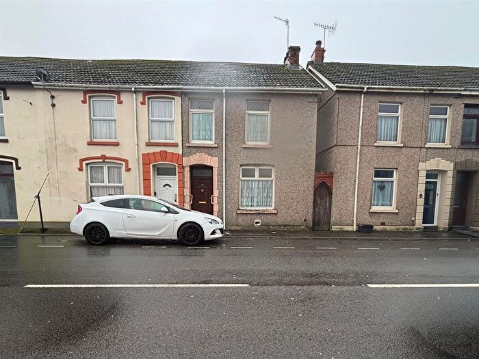 3 Bedroom End Terrace House For Sale In Bassett Terrace, Llanelli, SA15