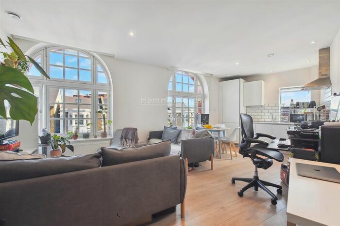 1 Bedroom Flat To Rent In Cambridge House, Wood Green, N22