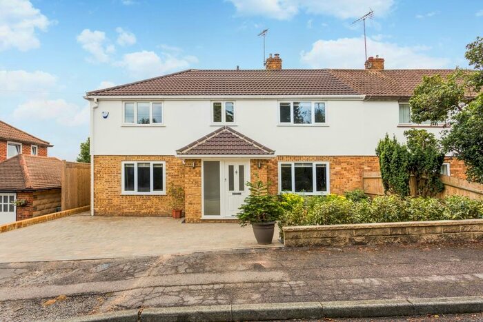 5 Bedroom Semi-Detached House To Rent In Nursery Close, Sevenoaks, TN13