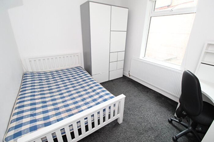 4 Bedroom Semi-Detached House To Rent In Mettham Street, Lenton, Nottingham, NG7