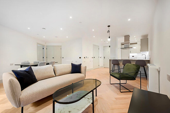 2 Bedroom Flat To Rent In Clifton Mansions, Park Avenue, London, NW2