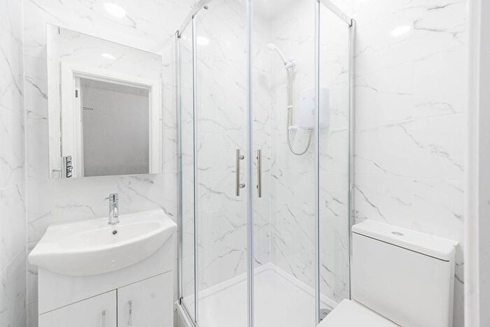 Studio To Rent In High Street, Bushey, WD23