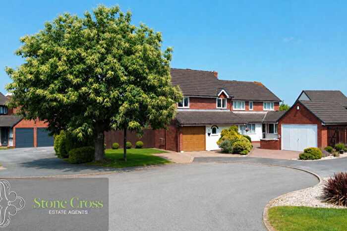 3 Bedroom Detached House For Sale In Parkdale, Astley, M29