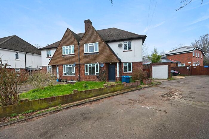 2 Bedroom Maisonette For Sale In Uxbridge Road, Pinner, HA5