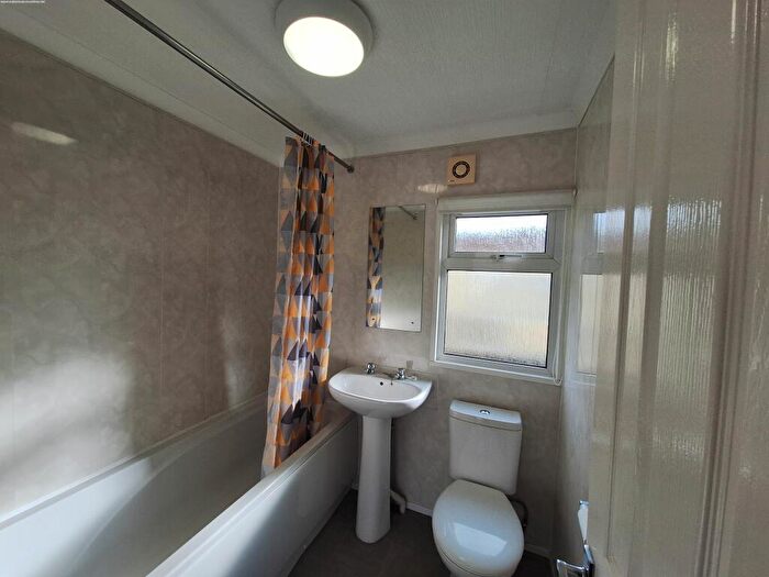 1 Bedroom Park Home To Rent In Sunningdale, Winchester, SO21