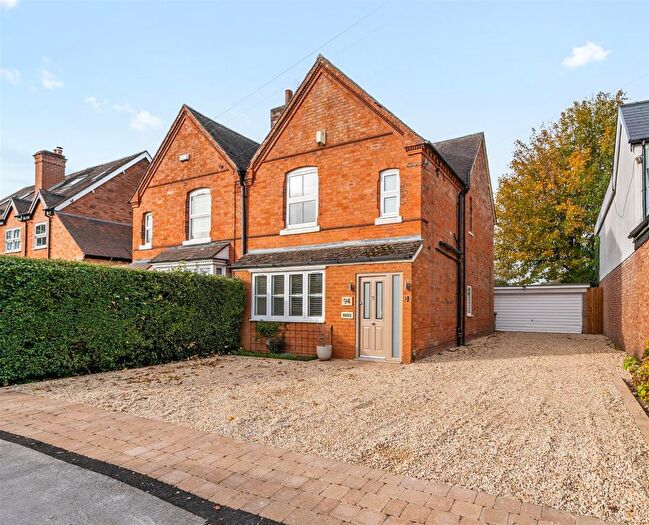 3 Bedroom Semi Detached House For Sale In Tanworth Lane, Shirley, Solihull, B90