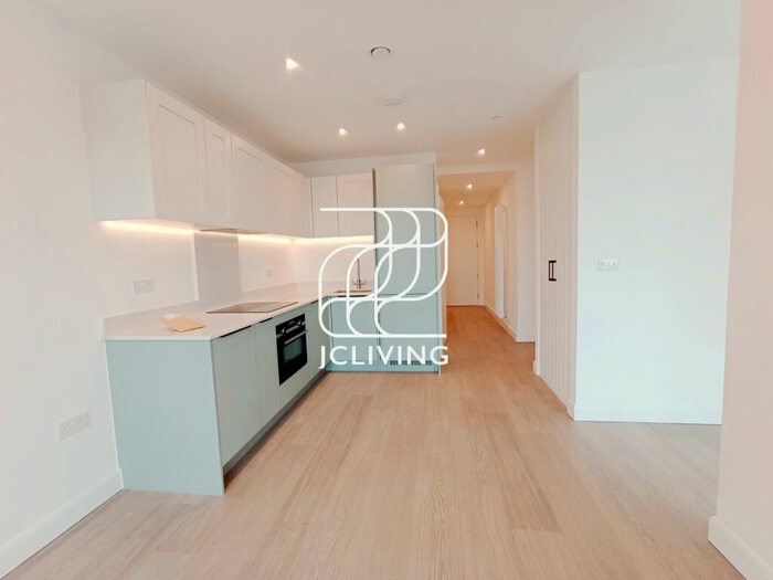 Flat To Rent In Galleria House B Western Gateway, E16