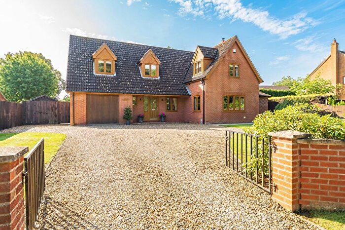 5 Bedroom Property For Sale In Dereham Road, Scarning, NR19