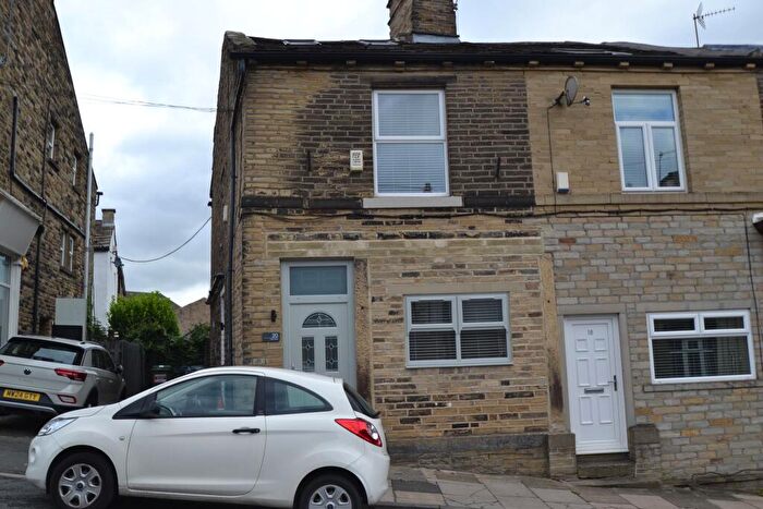 3 Bedroom End Of Terrace House For Sale In High Street, Idle, BD10