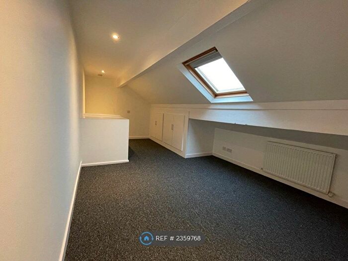 3 Bedroom End Of Terrace House To Rent In Worrall Street, Leeds, LS27