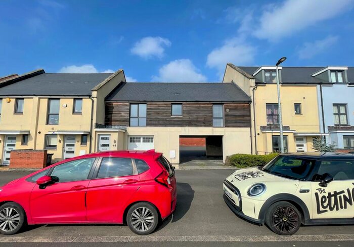 2 Bedroom Coach House To Rent In Whitsun Leaze, Charlton Hayes, Bristol, BS34