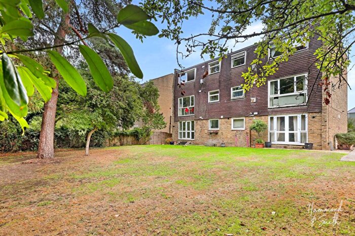 2 Bedroom Apartment For Sale In The Plain, Epping, CM16