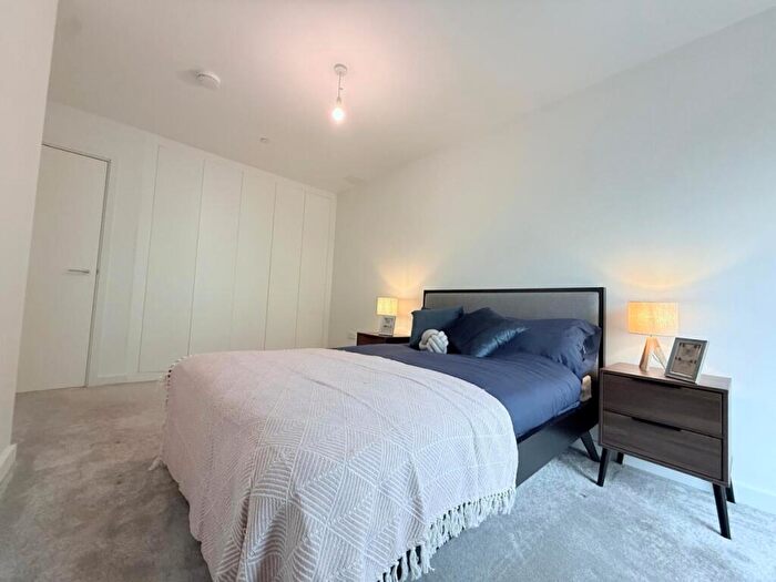 2 Bedroom Flat To Rent In The Helm, Holdenhurst Road, Bournemouth, BH8