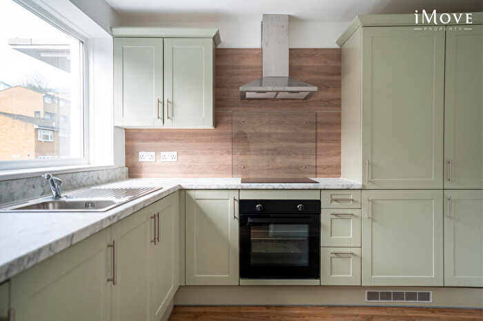 2 Bedroom Apartment For Sale In Highview, Anerley Grove, London, SE19